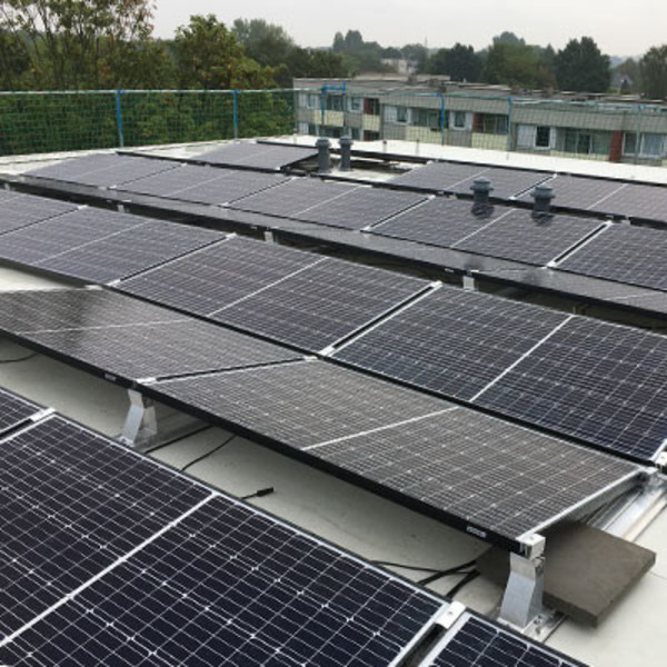 Foto Photovoltaik-Anlage auf Flachdach